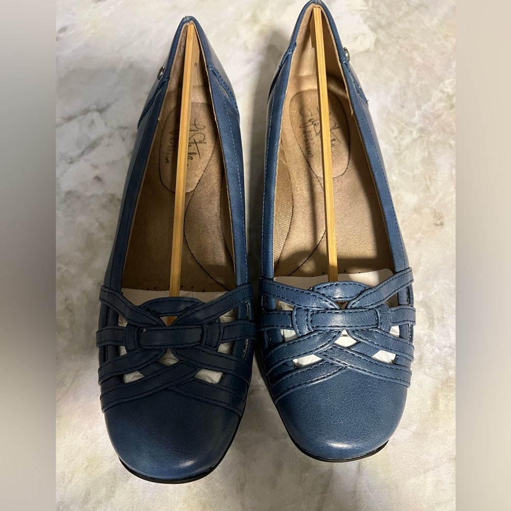 Women’s Life Strides Size 8.5 Color: Blue Cowgirl